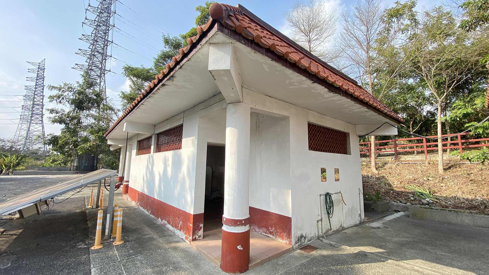 公廁